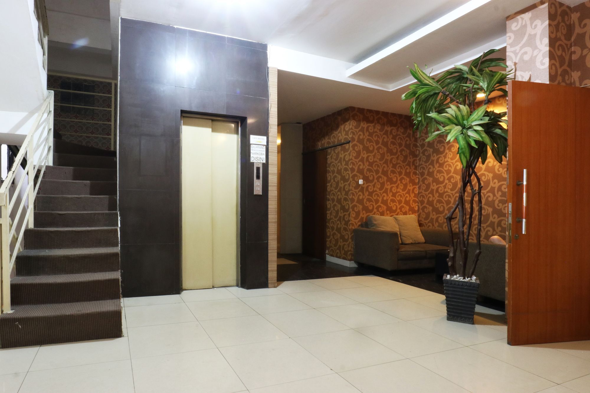 Penthouse Hotel Yakarta Exterior foto